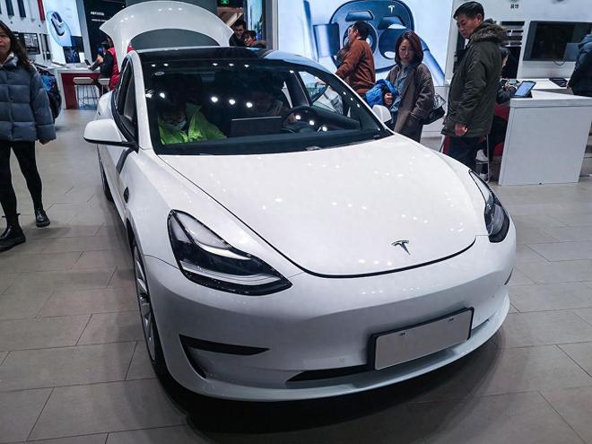 第一批新能源汽车“报废”!回收价格揭秘,老车主很无奈!